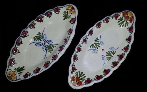 Pair of Delfts oval dishes Hollandse Paauw factory hand-painted